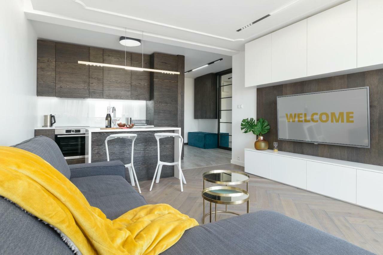 Perfectely Located Stay With Free Parking พอซนาน ภายนอก รูปภาพ